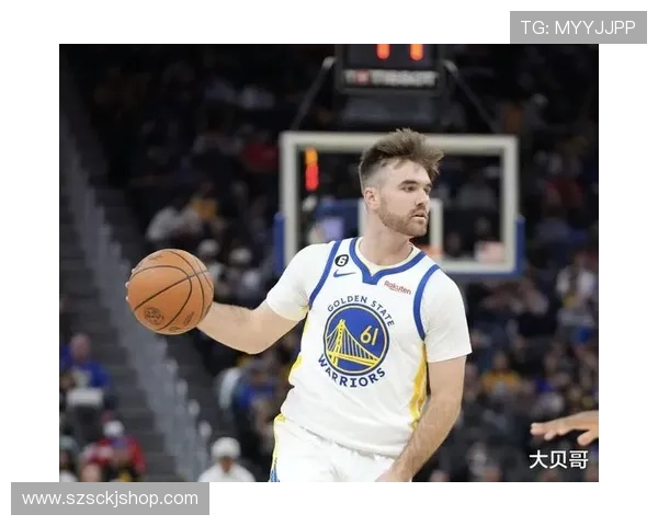 维金斯半场表现平平三分球和罚球均未命中仅得10分